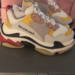 Balenciaga Triple S Sz 34 NWT
